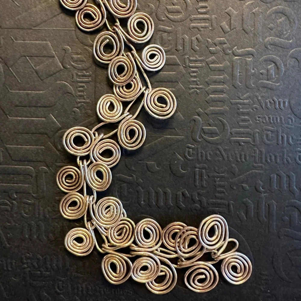 VINTAGE Silver plated Wire Wrap 7 1/2” long Bracelet with aged patina - Picture 6 of 10